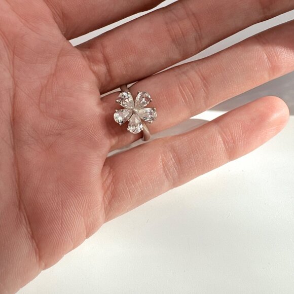 VTG Solid Sterling Silver 925 Cubic Zirconia Flower Statement Ring Size 8.25 - Picture 2 of 10
